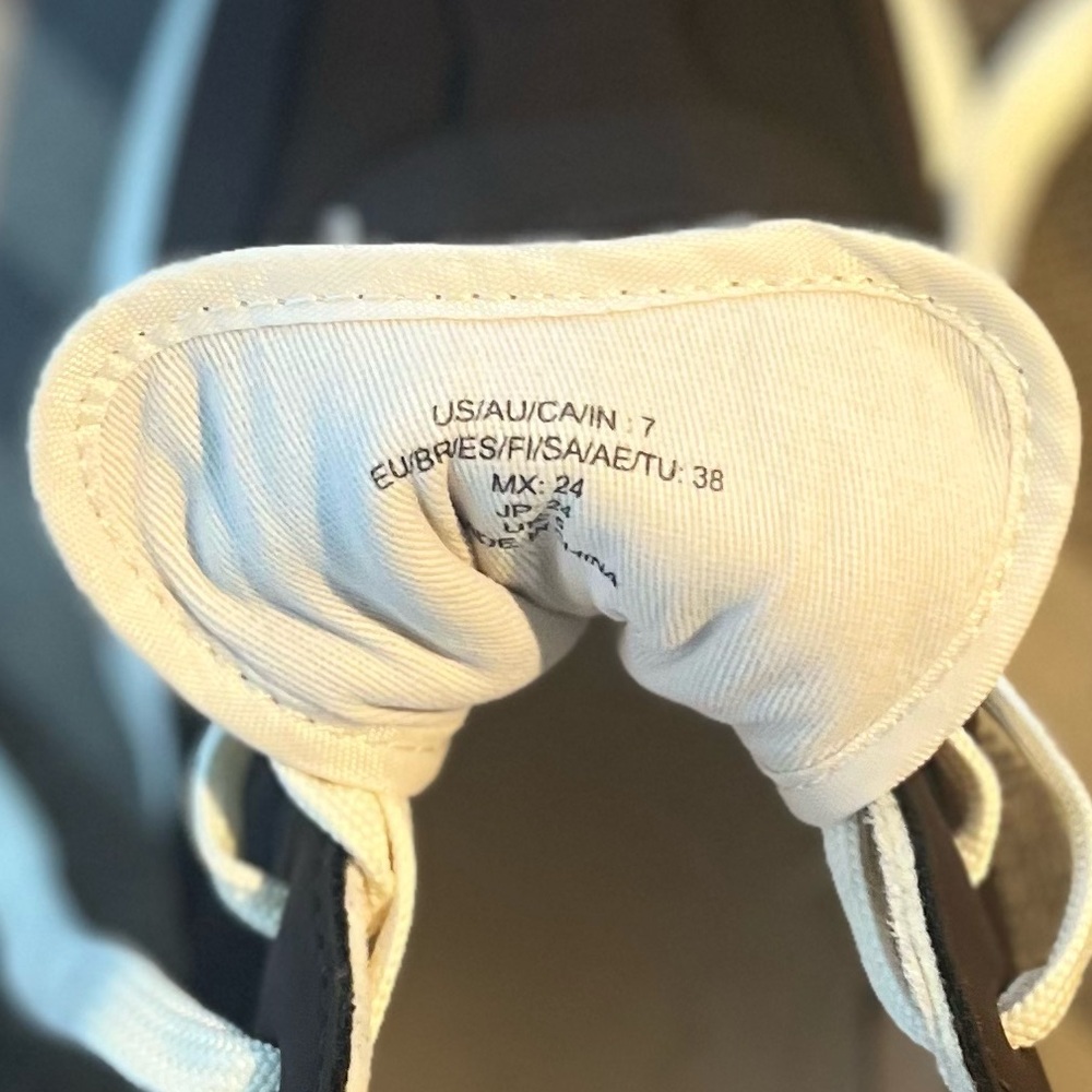 Like New! The Drop Andy Sneaker - Picture 16 of 16